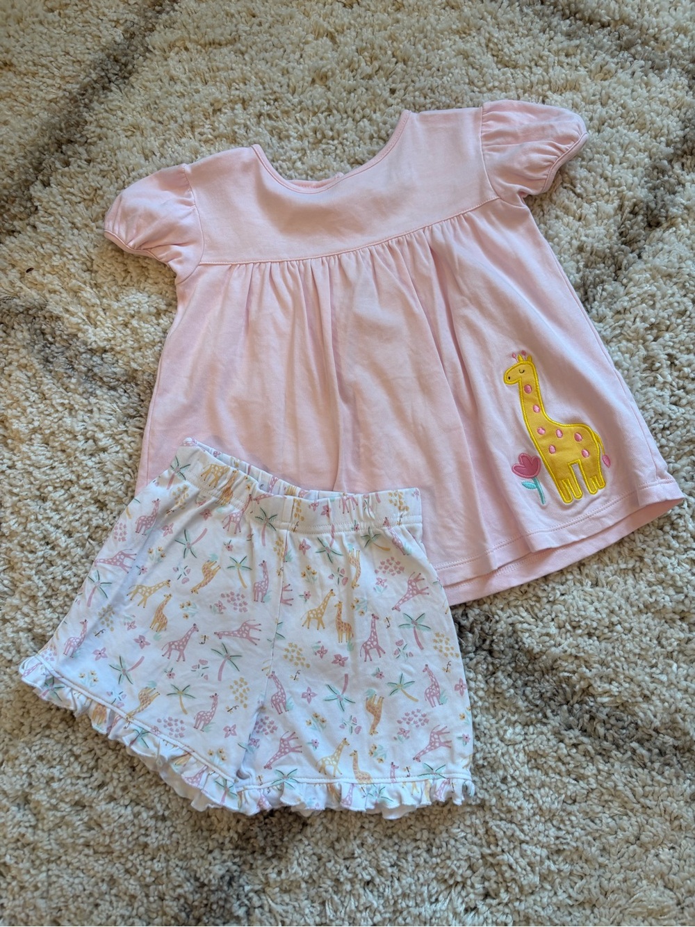 LUIGI- Giraffe Matching Set